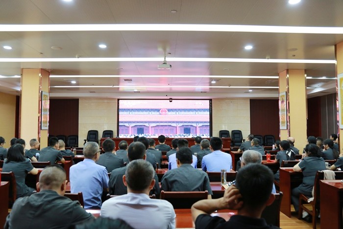 铭记历史 砥砺前行——石门法院组织干警集中观看九三阅兵