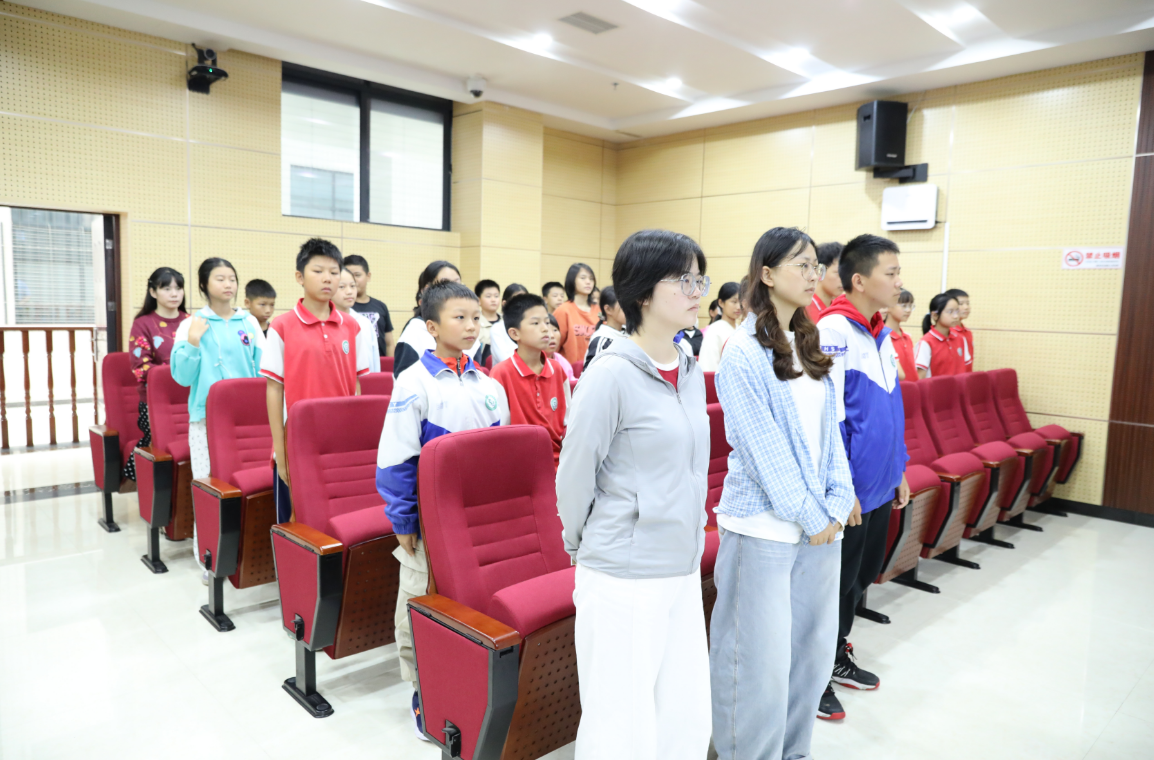 开学第一课｜北湖实验学校初中生走进法院“零距离”学法