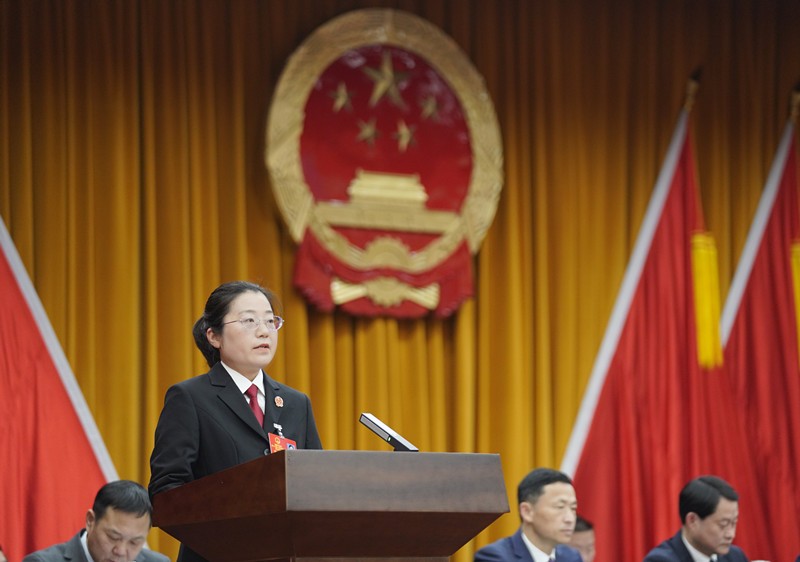 郊区人民法院工作报告表决通过