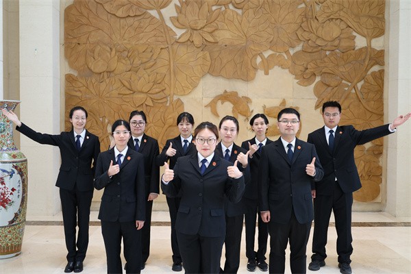 【媒体聚焦】人民法院报：逐光前行 奋斗..
