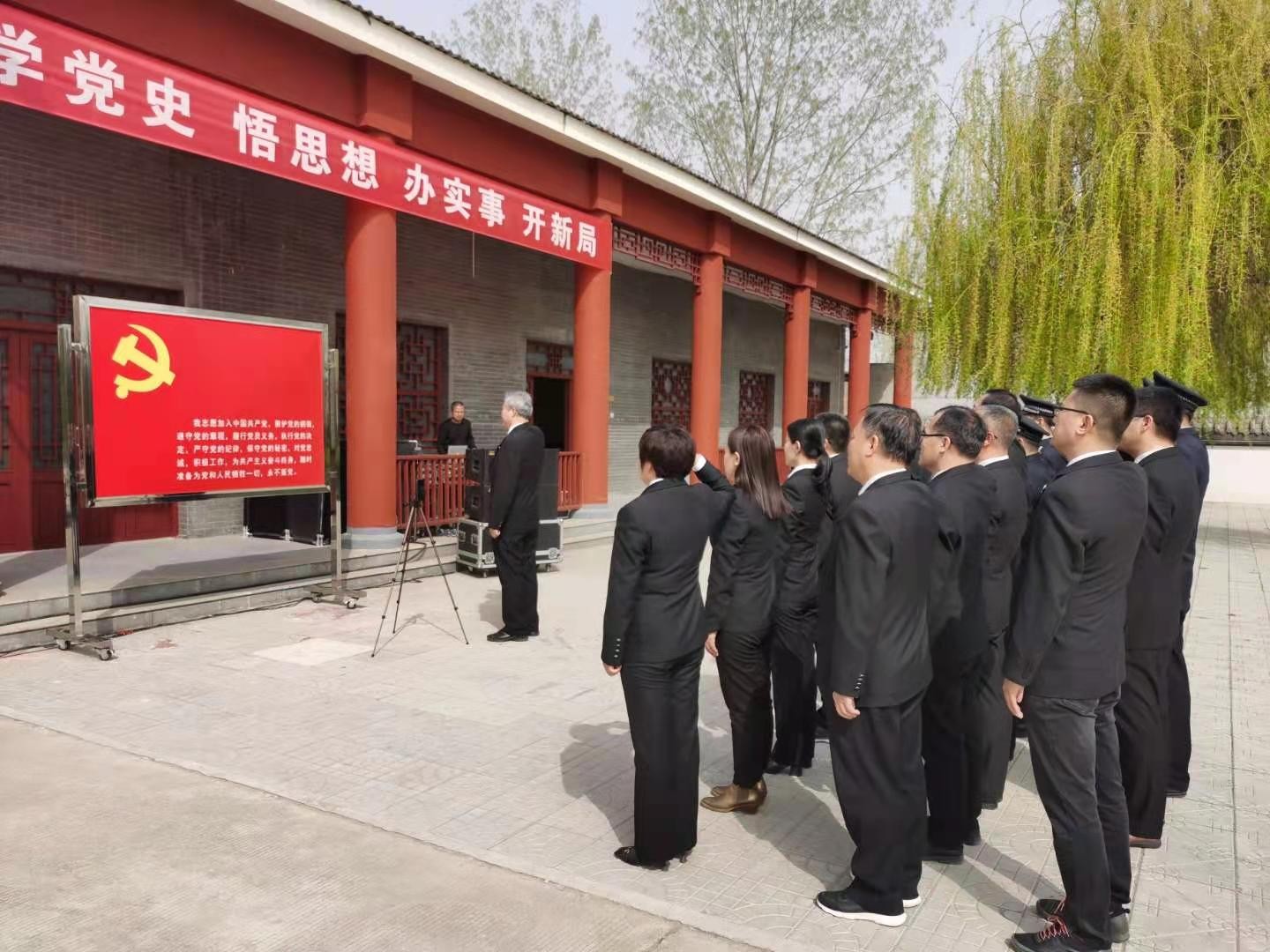 清风店战役烈士陵园 重..