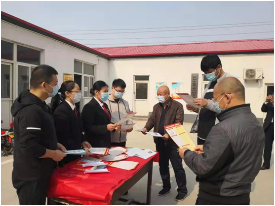 主动送法进社区 全民守..