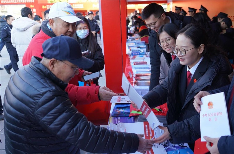 省市两级法院开展“12·4”国家宪法日现..