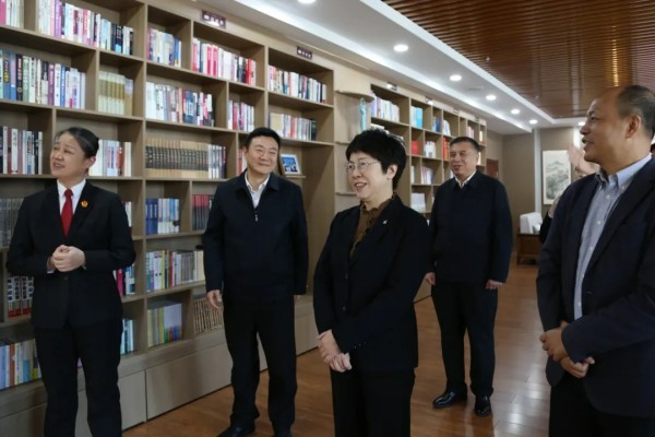 郑青在营口市鲅鱼圈区法院调研