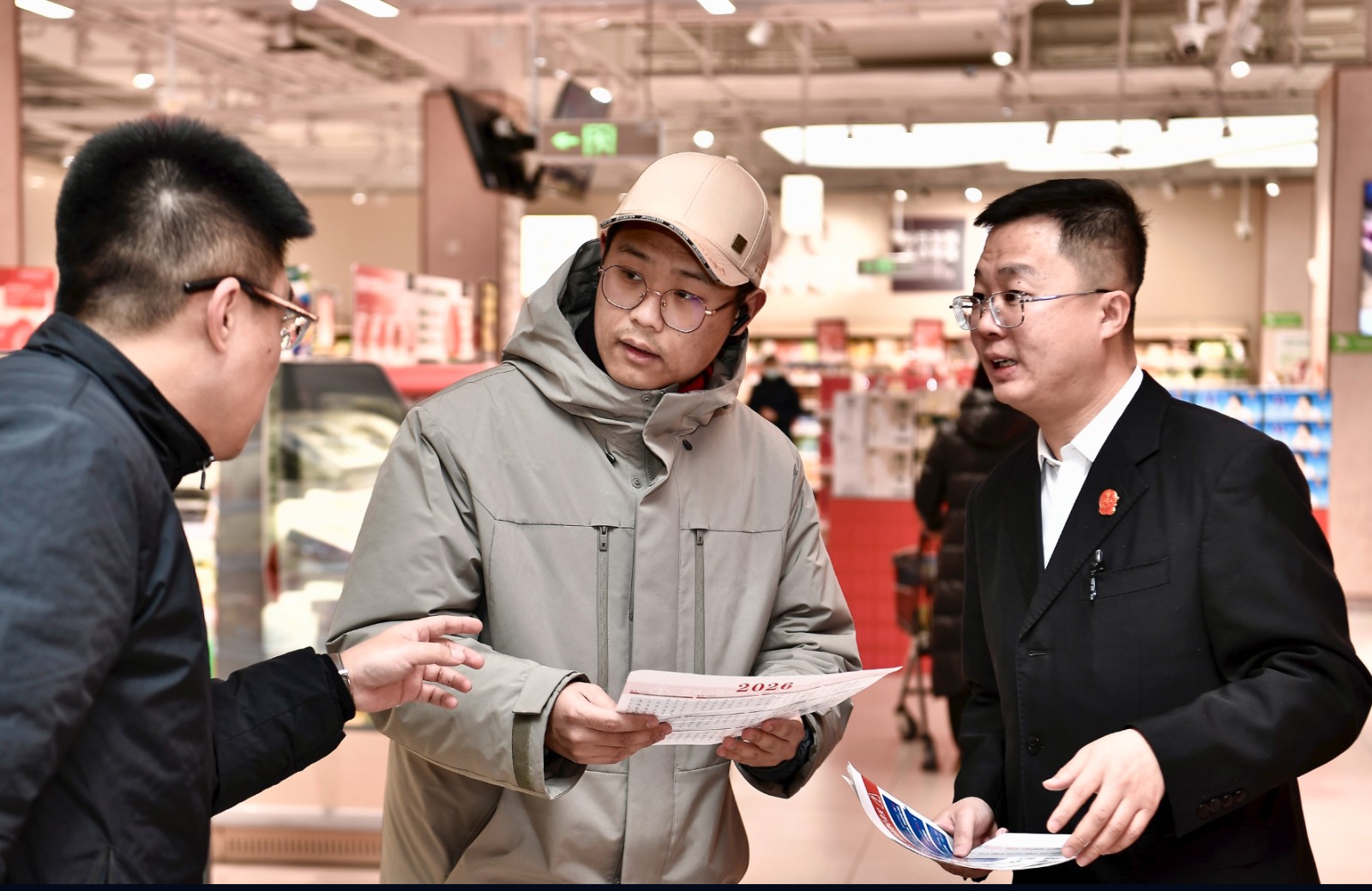 【法护营商】从“现场普法”到“联席会诊”，法官为超市..
