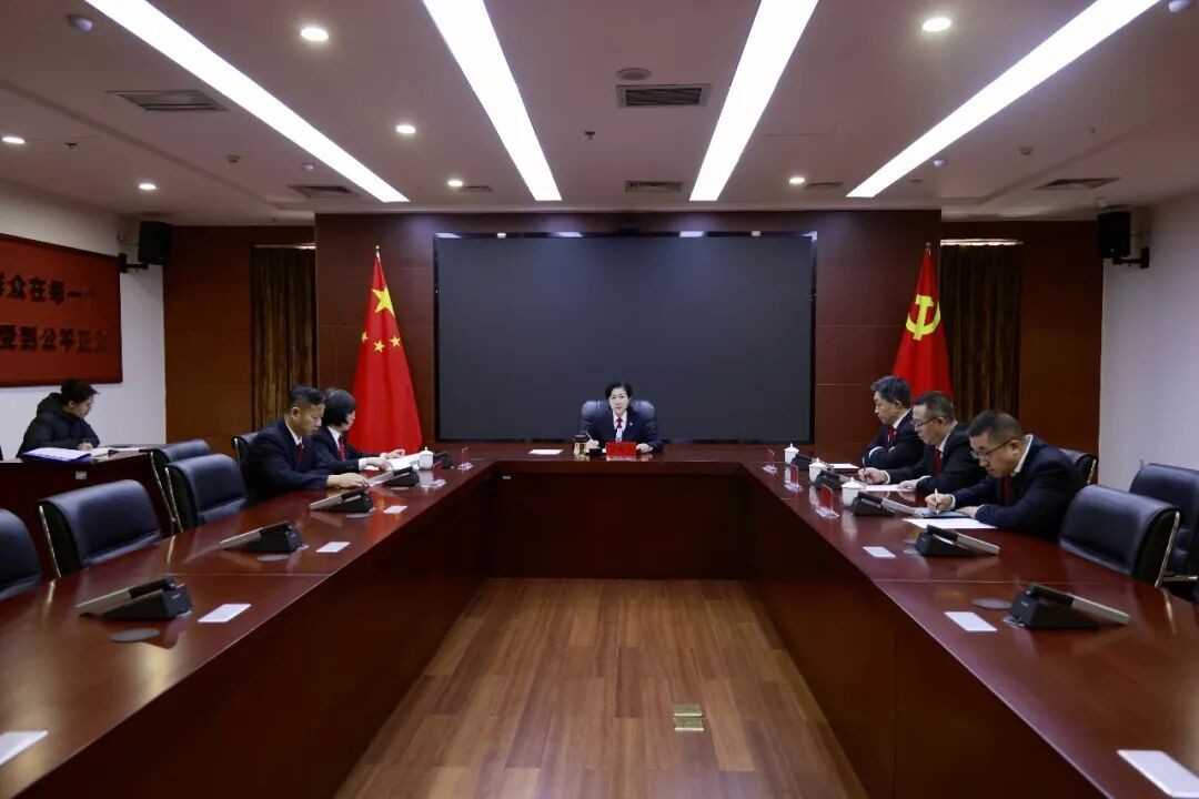 大同中院召开党组会传达学习贯彻省“两会”..