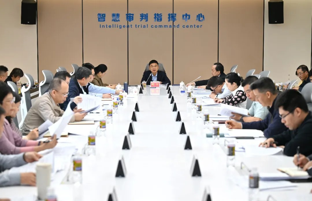 海南高院召开党组扩大会议传达学习贯彻全国两会精神