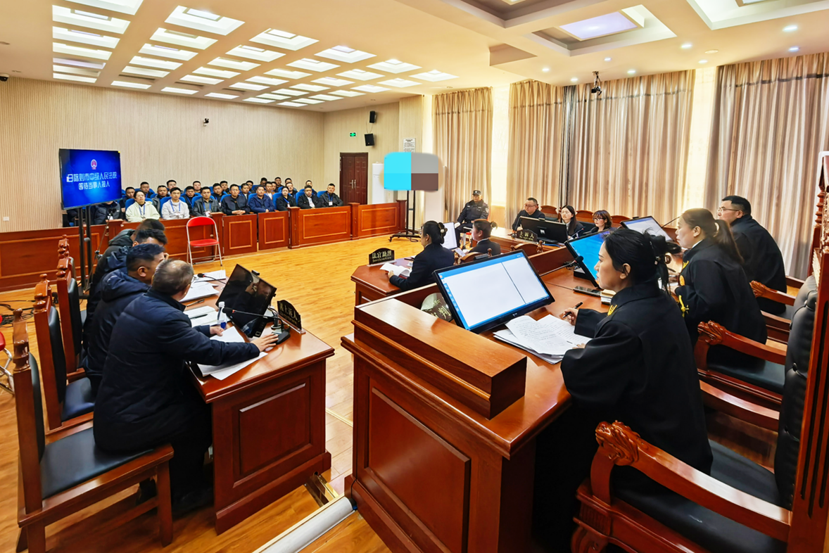 日喀则中院组织旁听行政案件庭审，助力法治政府建设